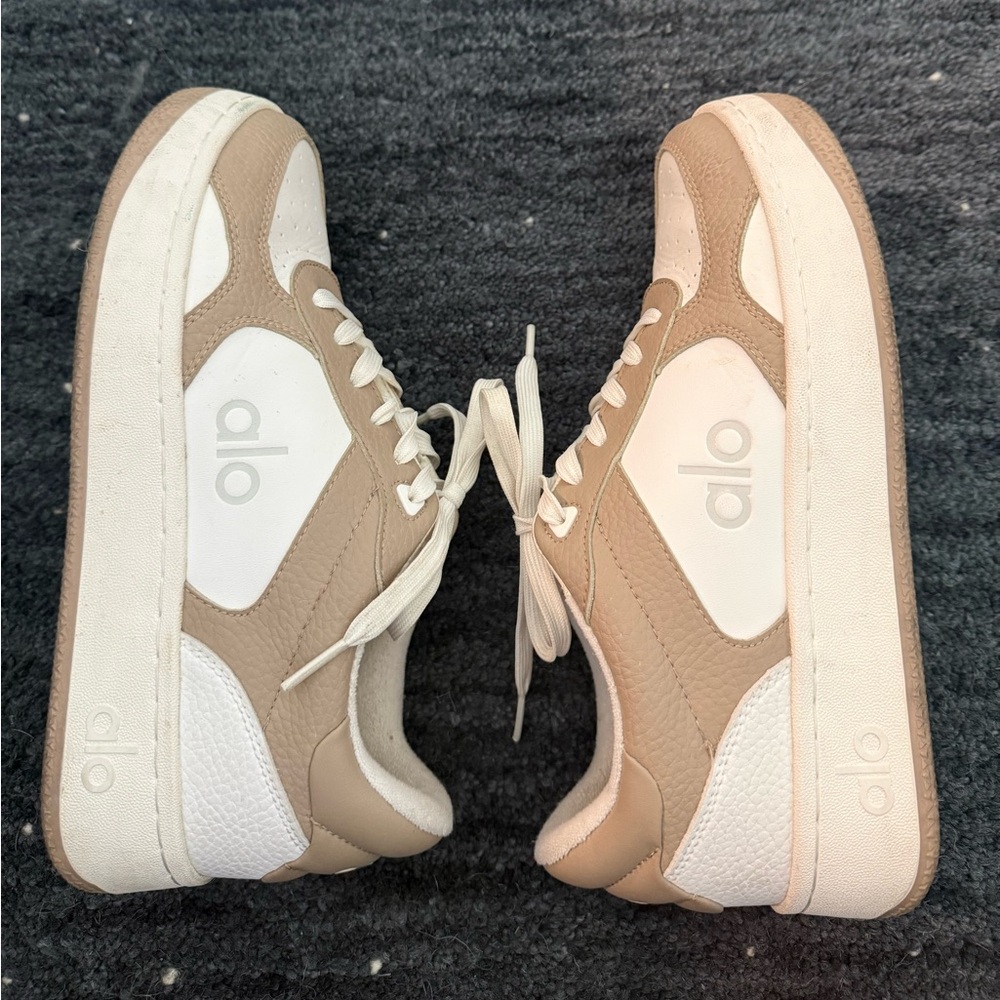 ALO Yoga Beige and White Low-Top Sneakers